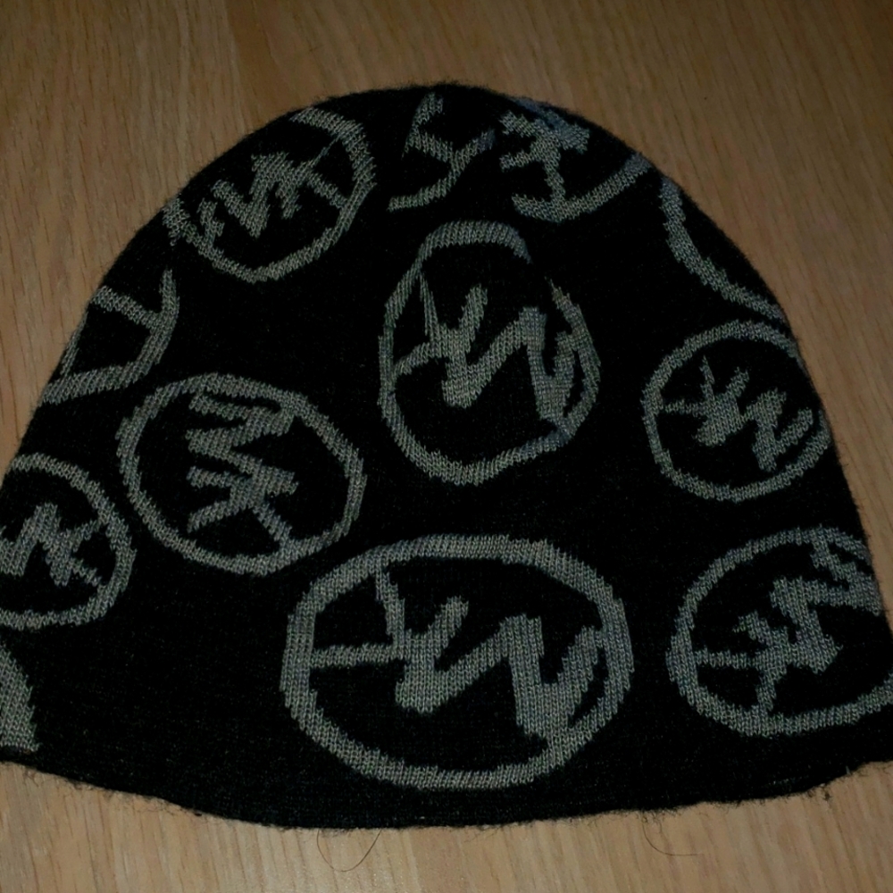 MICHAEL KORS MK knit hat